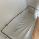 trap opgeknapt met nieuweleuning