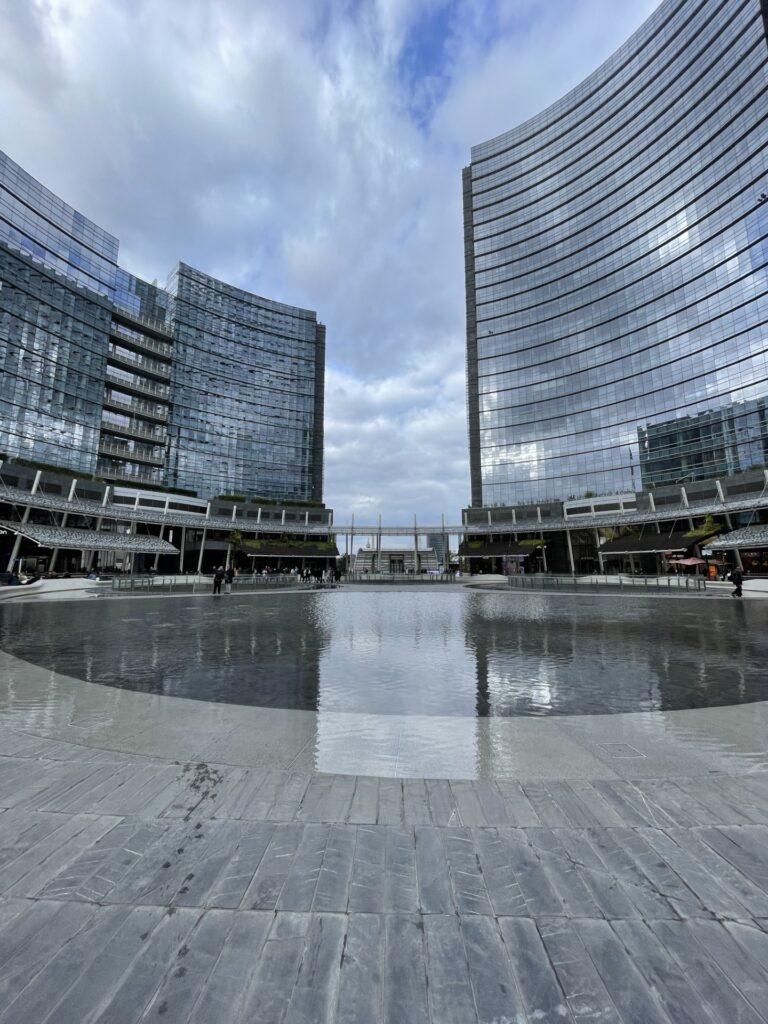 Piazza Gae Aulenti