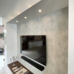 Detail nieuwe TV wand met behang